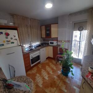 quieroviviraqui.com salamanca p iso en venta en la calle vista alegre junto al paseo del rollo con servicios centrales