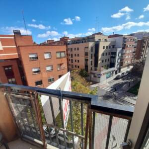 quieroviviraqui.com salamanca p iso en venta en la calle vista alegre junto al paseo del rollo con servicios centrales